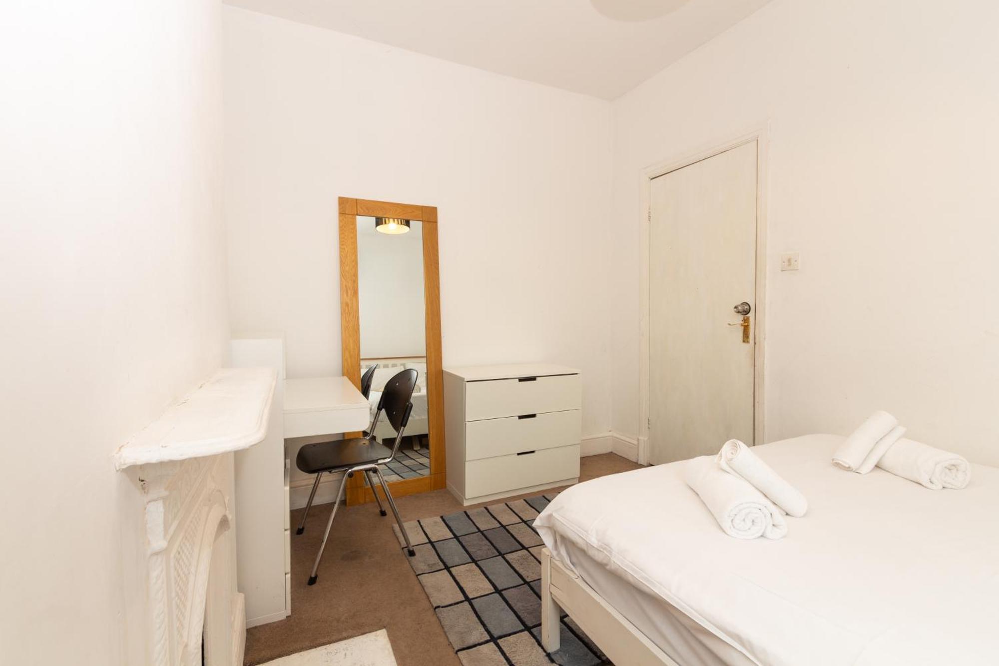 Lovely Private Rooms Near Mcr Centre Манчестер Экстерьер фото